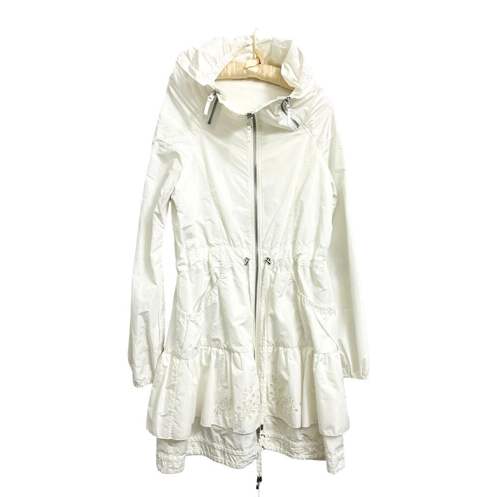 Scervino Street Woman’s Jacket. White. Eyelet detail. Zip, Pockets. 6